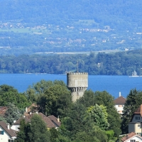 Prangins - La Tour d'eau et la pointe d'Yvoire