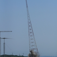 14:02 Boum pour la tour ouest